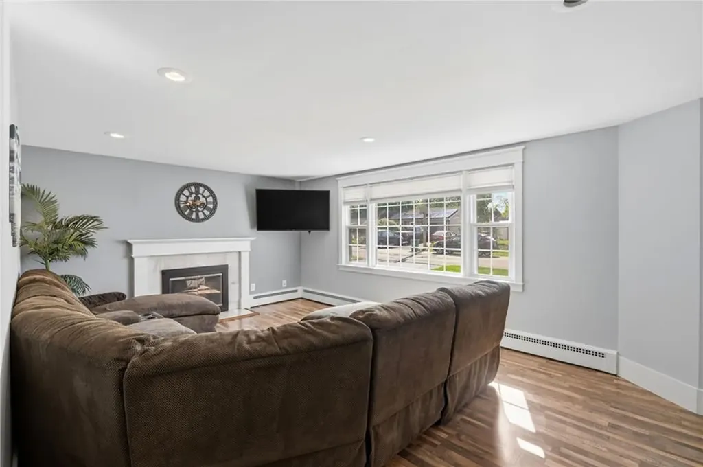 43 New Britain Drive Warwick RI 02889