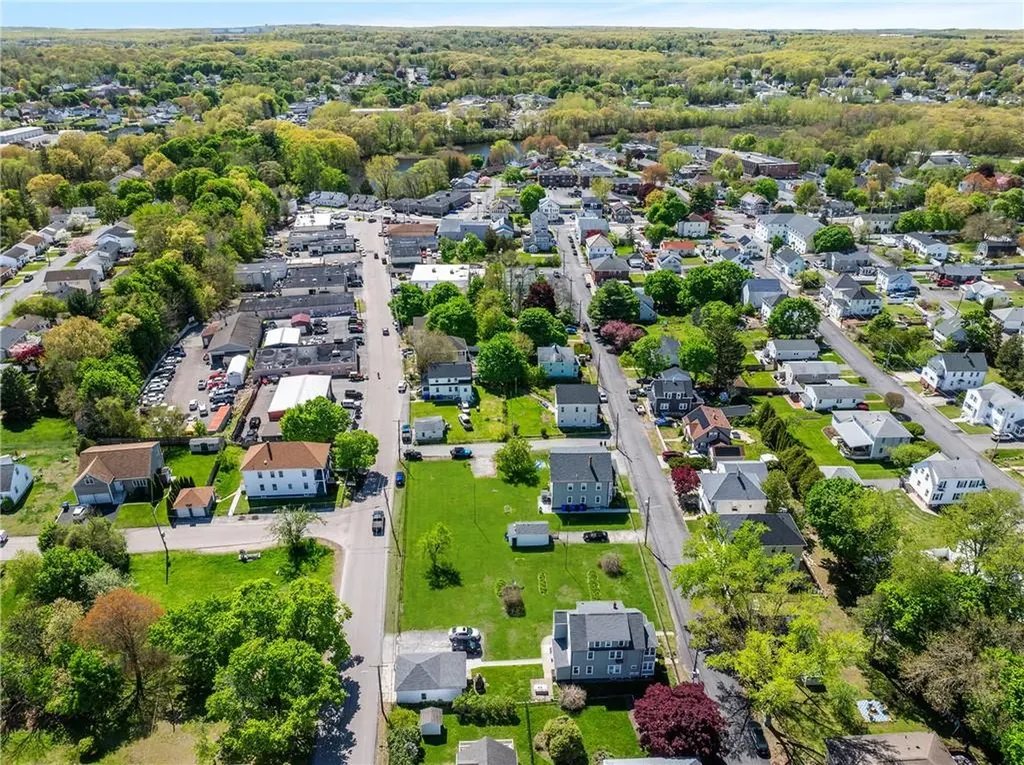 49 61 Emanuel Street North Providence RI 02911