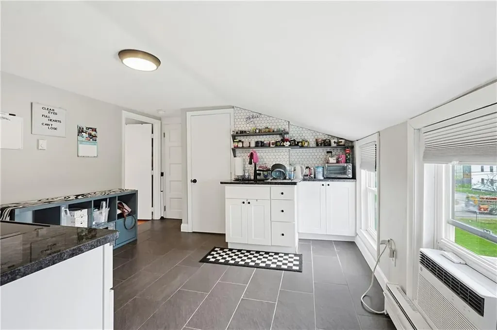 49 61 Emanuel Street North Providence RI 02911