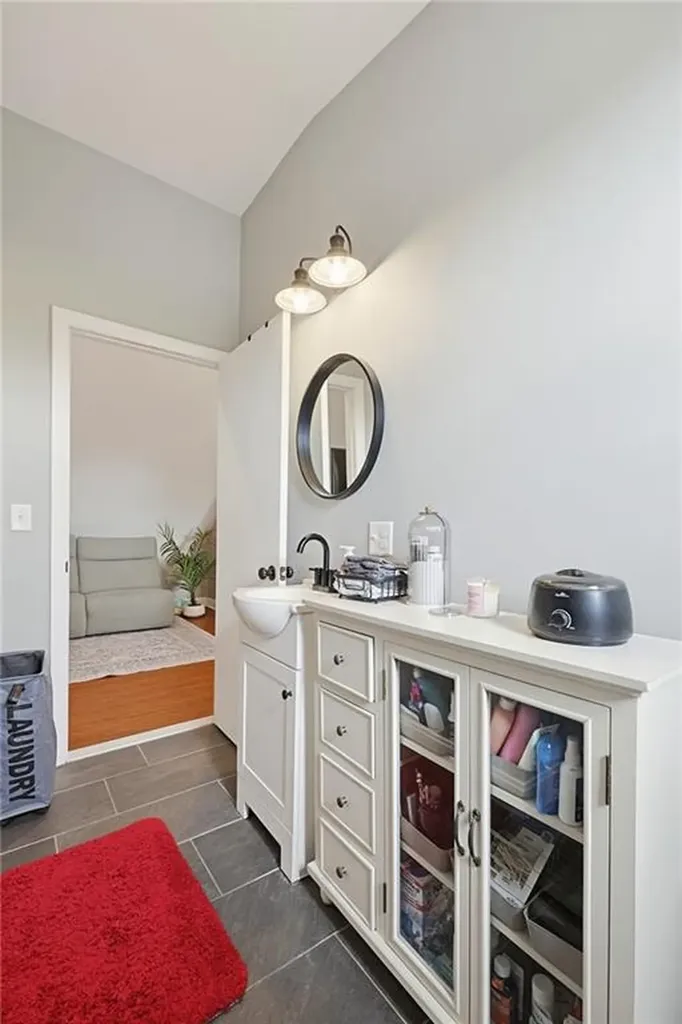 49 61 Emanuel Street North Providence RI 02911
