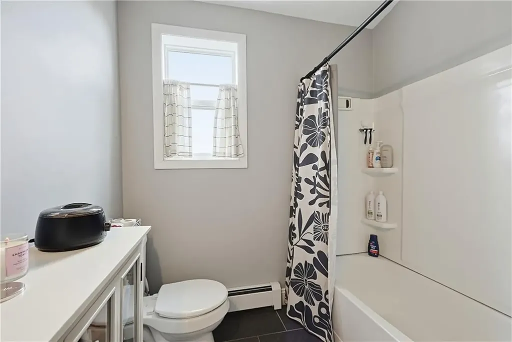 49 61 Emanuel Street North Providence RI 02911