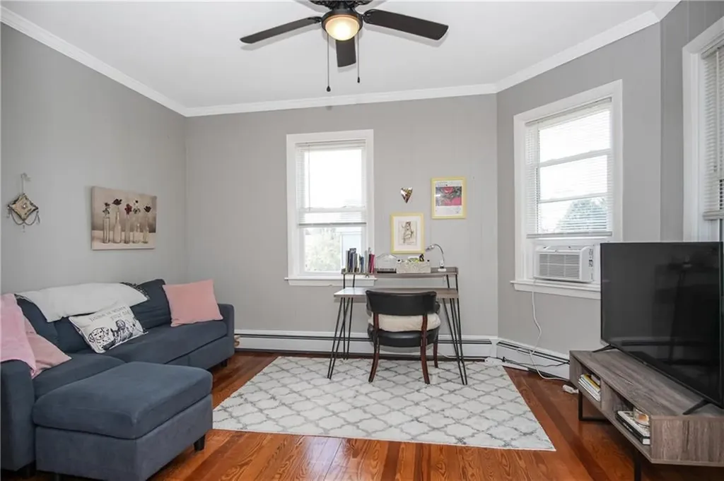 49 61 Emanuel Street North Providence RI 02911