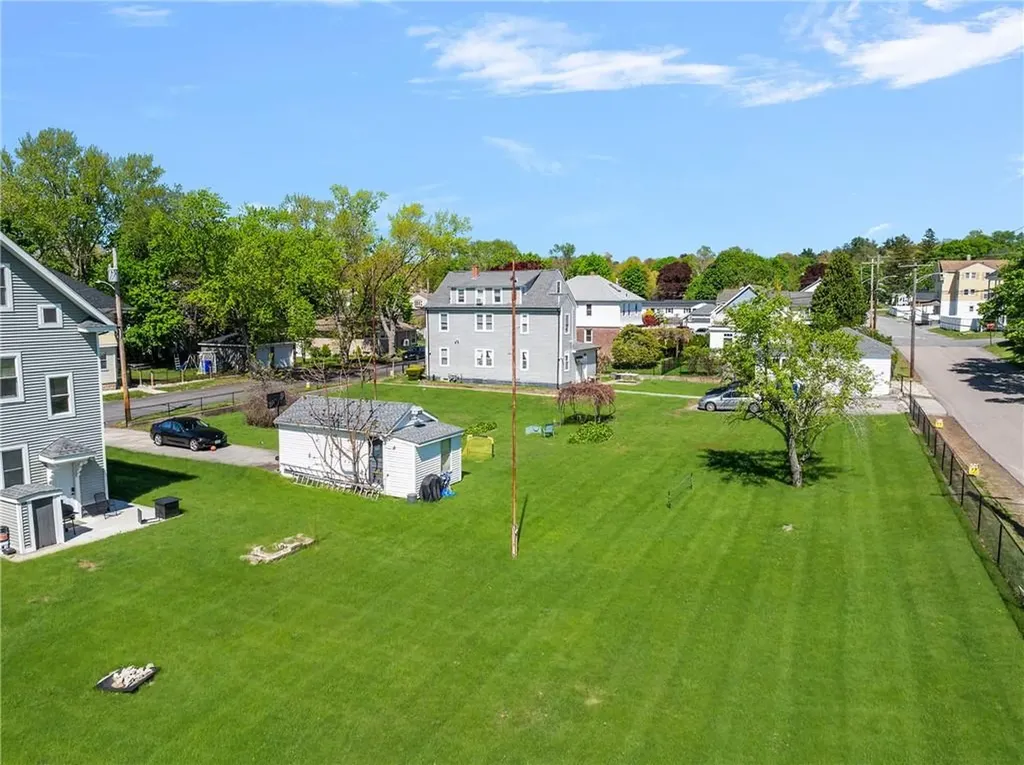 49 61 Emanuel Street North Providence RI 02911