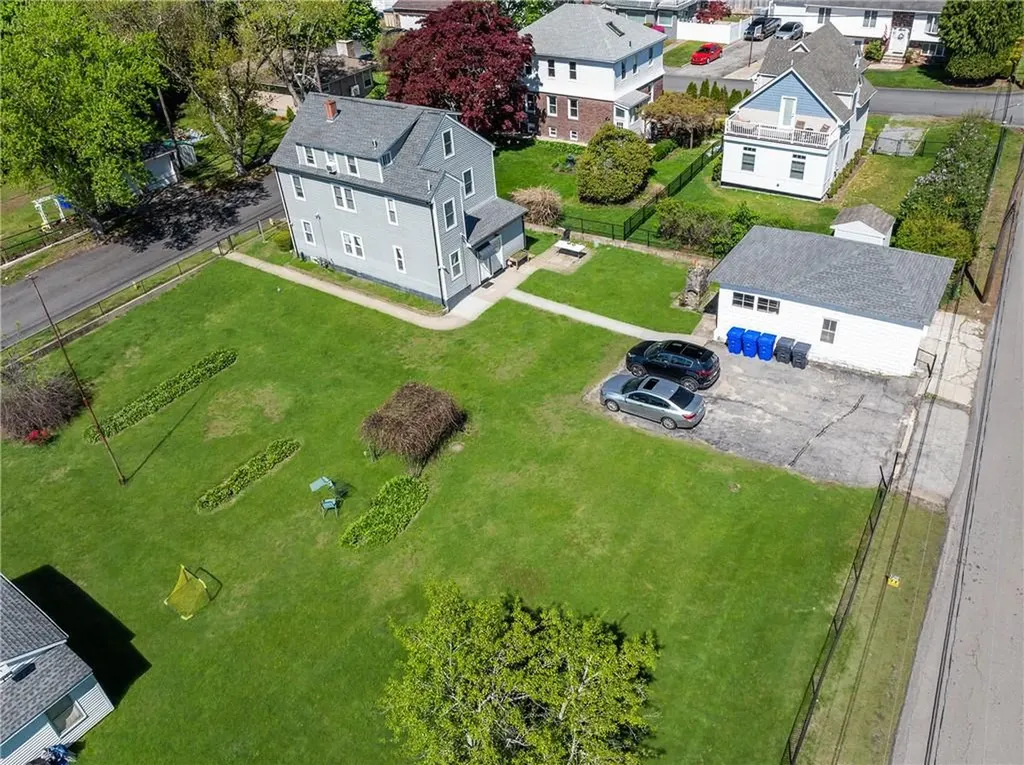 49 61 Emanuel Street North Providence RI 02911