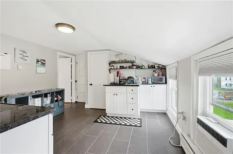 49 61 Emanuel Street North Providence RI 02911
