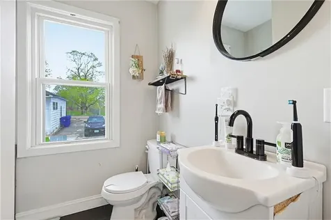 49 61 Emanuel Street North Providence RI 02911