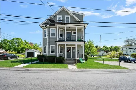 49 61 Emanuel Street North Providence RI 02911