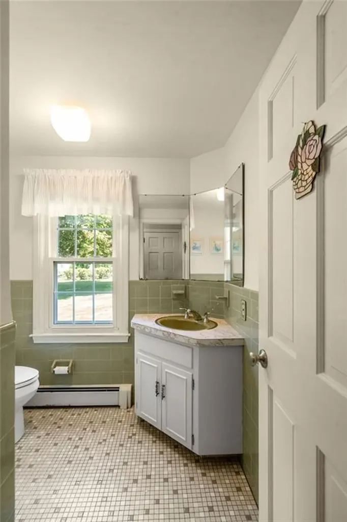 41 Kirby Avenue Warwick RI 02889