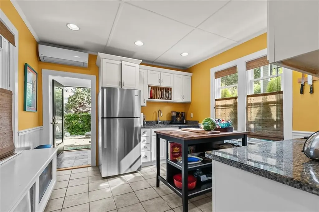 46 Hammond Street Newport RI 02840