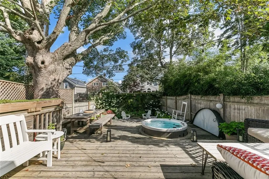 46 Hammond Street Newport RI 02840