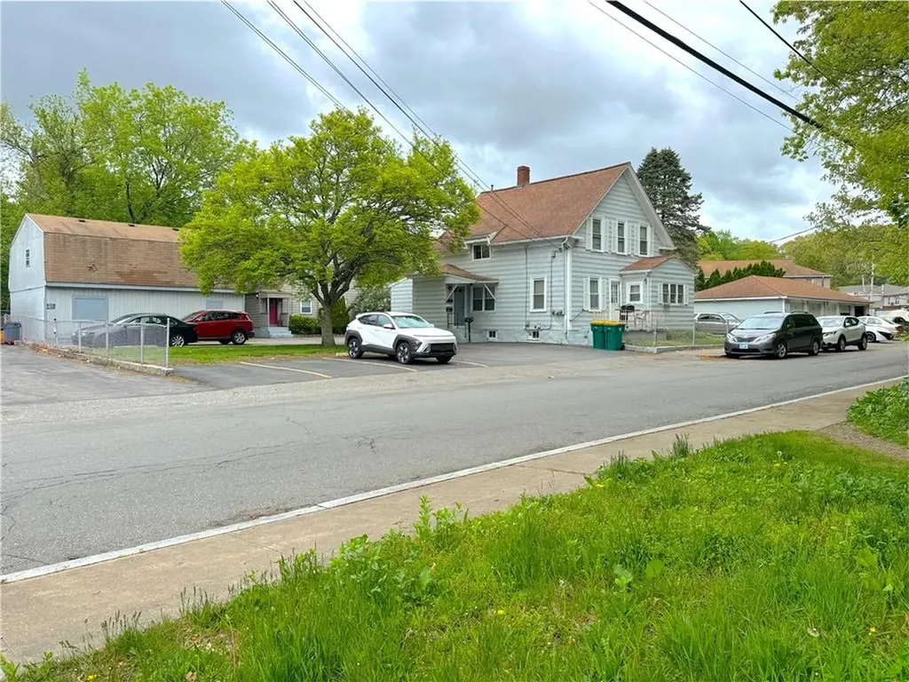628 Robinson Street Woonsocket RI 02895