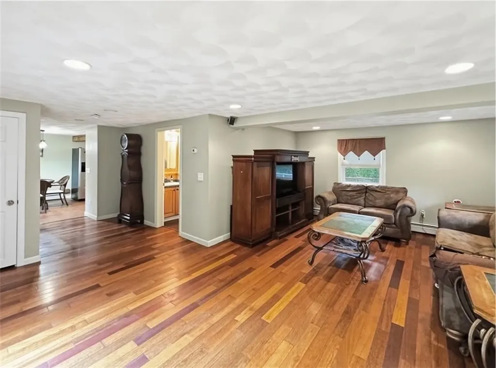 628 Robinson Street Woonsocket RI 02895