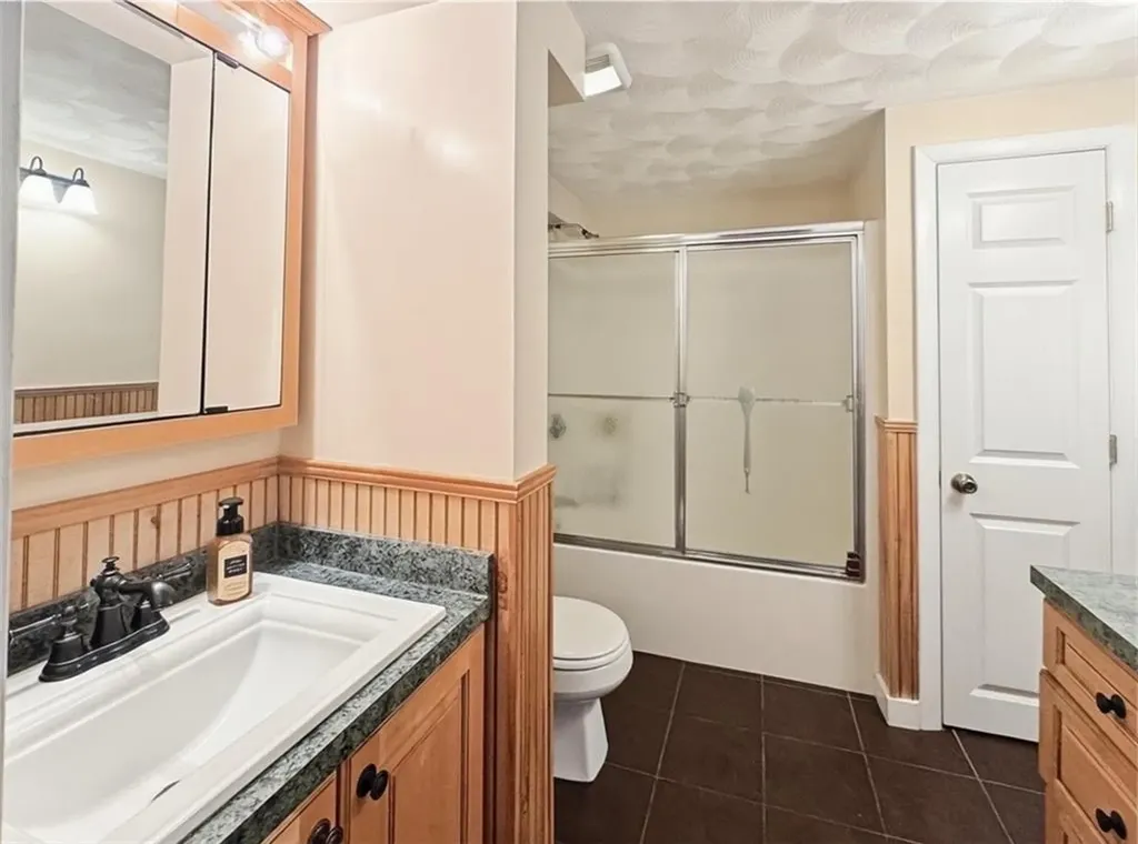 628 Robinson Street Woonsocket RI 02895