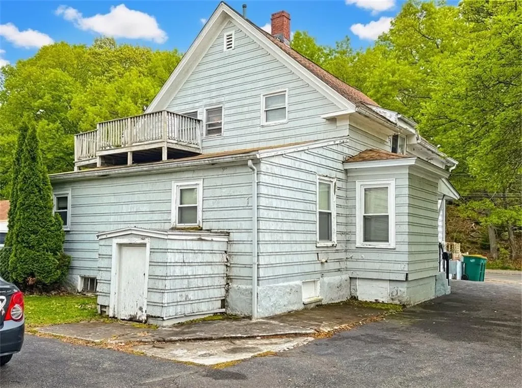 628 Robinson Street Woonsocket RI 02895