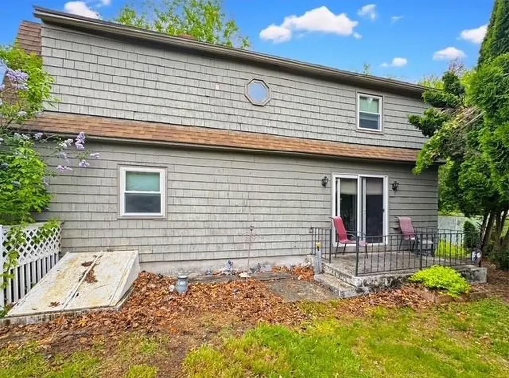 628 Robinson Street Woonsocket RI 02895