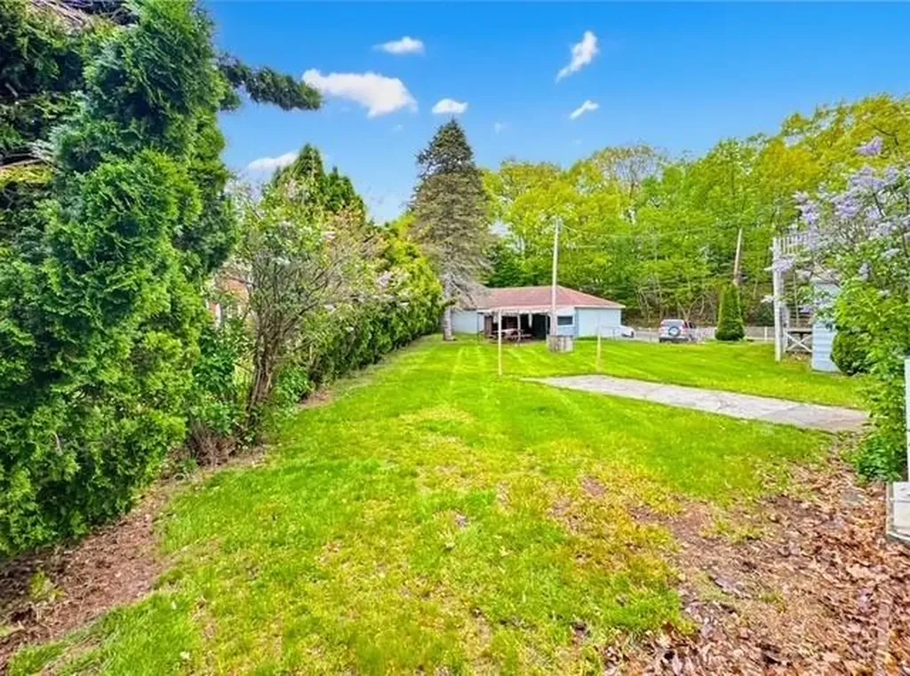 628 Robinson Street Woonsocket RI 02895