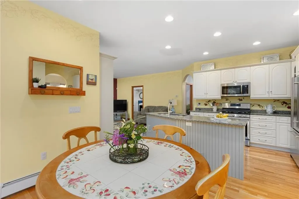 35 Great Road Barrington RI 02806