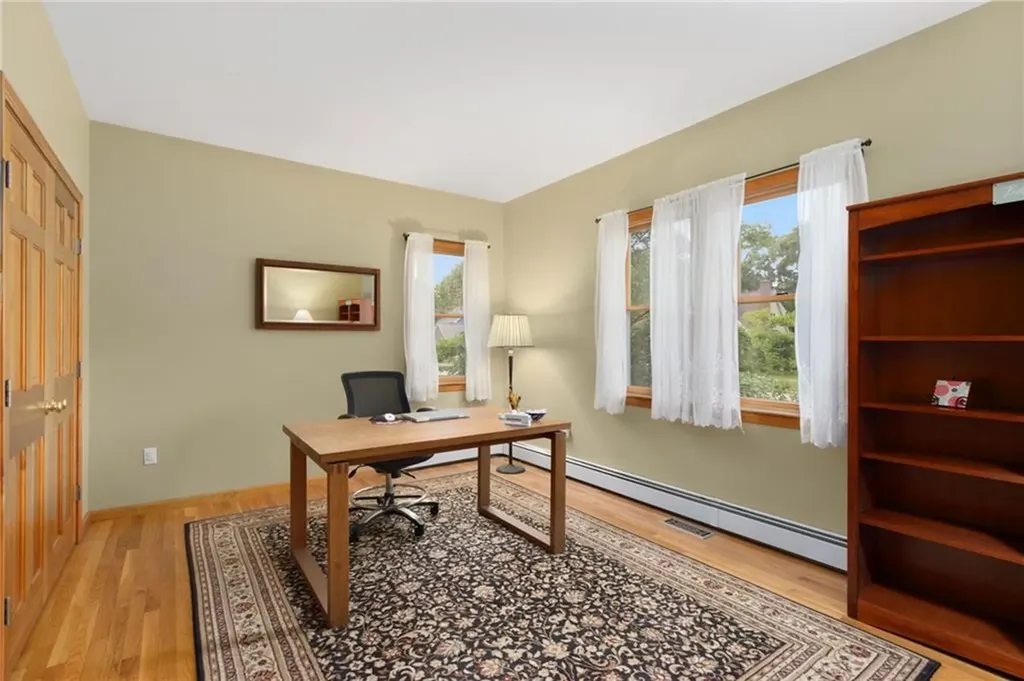 35 Great Road Barrington RI 02806