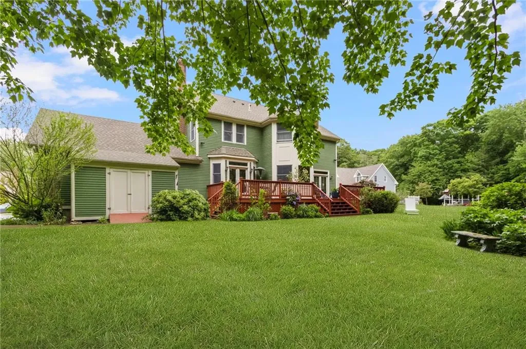 35 Great Road Barrington RI 02806