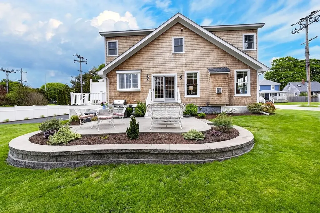42 Windsor Street Jamestown RI 02835