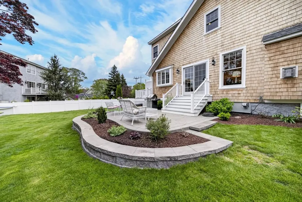 42 Windsor Street Jamestown RI 02835