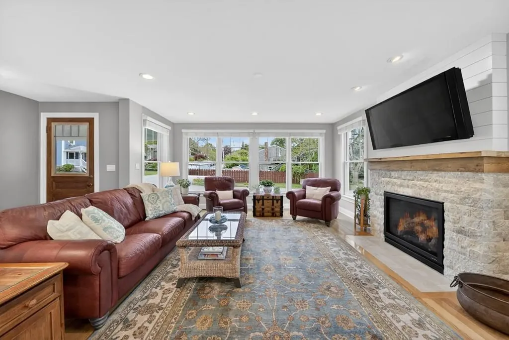 42 Windsor Street Jamestown RI 02835