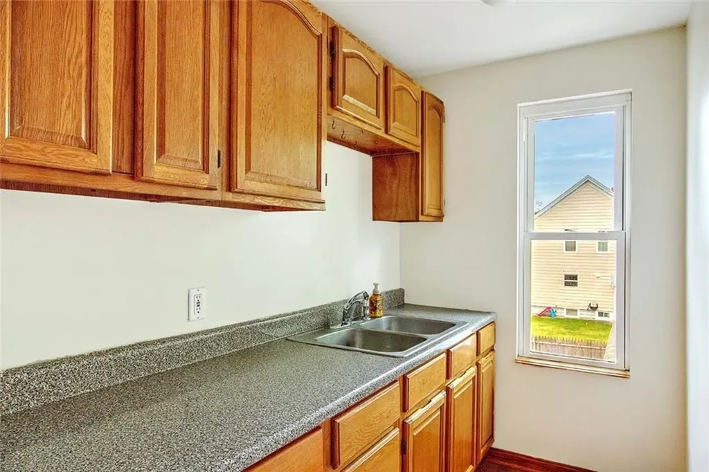 137 Hunts Avenue Pawtucket RI 02861