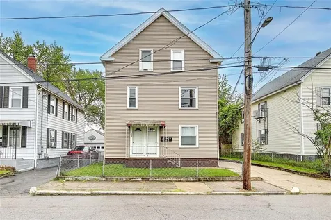 137 Hunts Avenue Pawtucket RI 02861