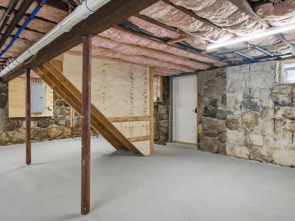 90 Ashaway Road Westerly RI 02891