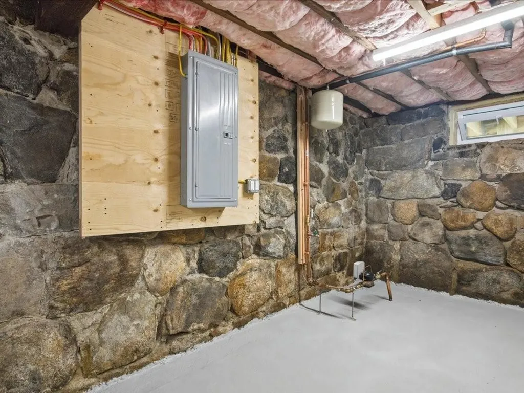 90 Ashaway Road Westerly RI 02891