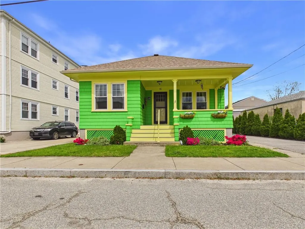 11 Hall Avenue Warren RI 02885