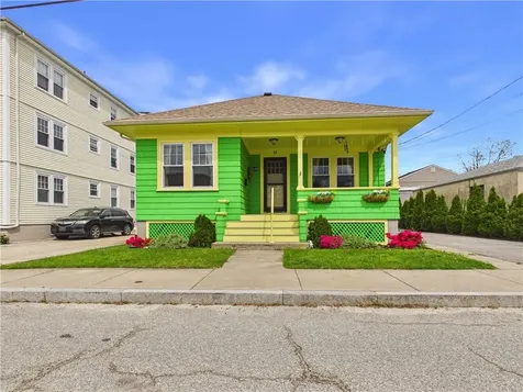 11 Hall Avenue Warren RI 02885