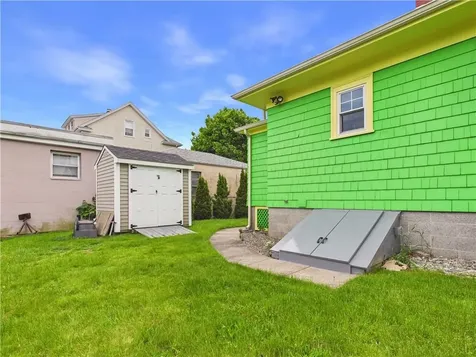 11 Hall Avenue Warren RI 02885
