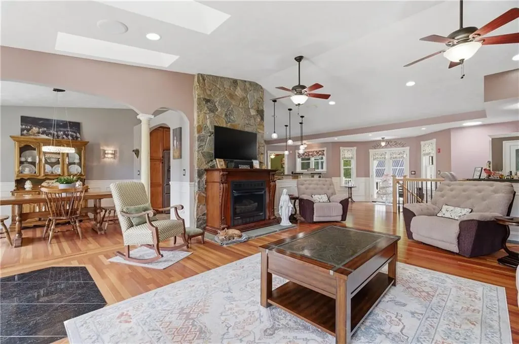 304 Gauthier Drive Woonsocket RI 02895