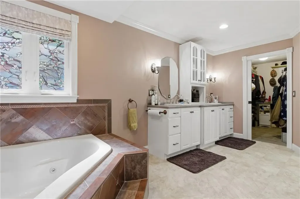 304 Gauthier Drive Woonsocket RI 02895
