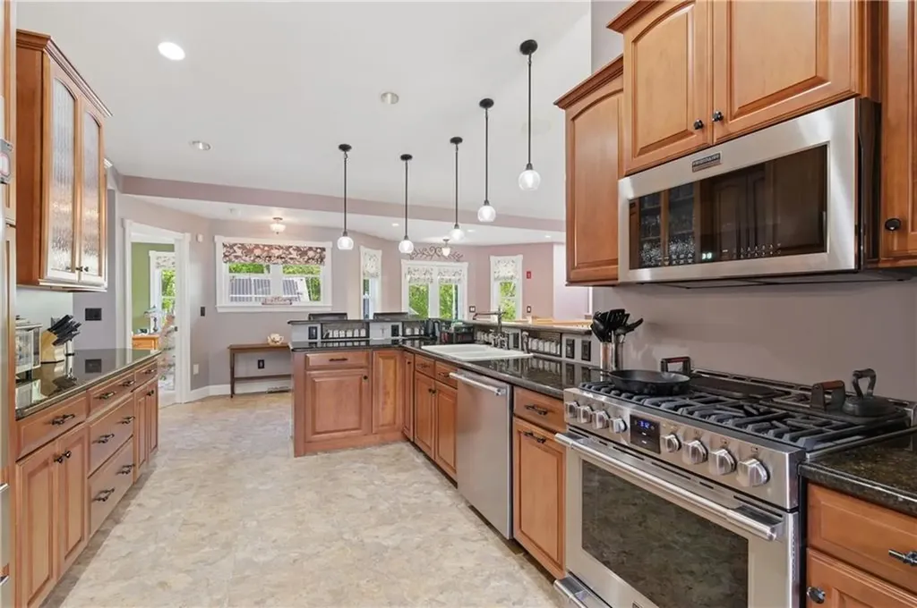 304 Gauthier Drive Woonsocket RI 02895