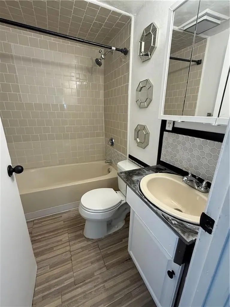 98 Northrup Avenue Providence RI 02904