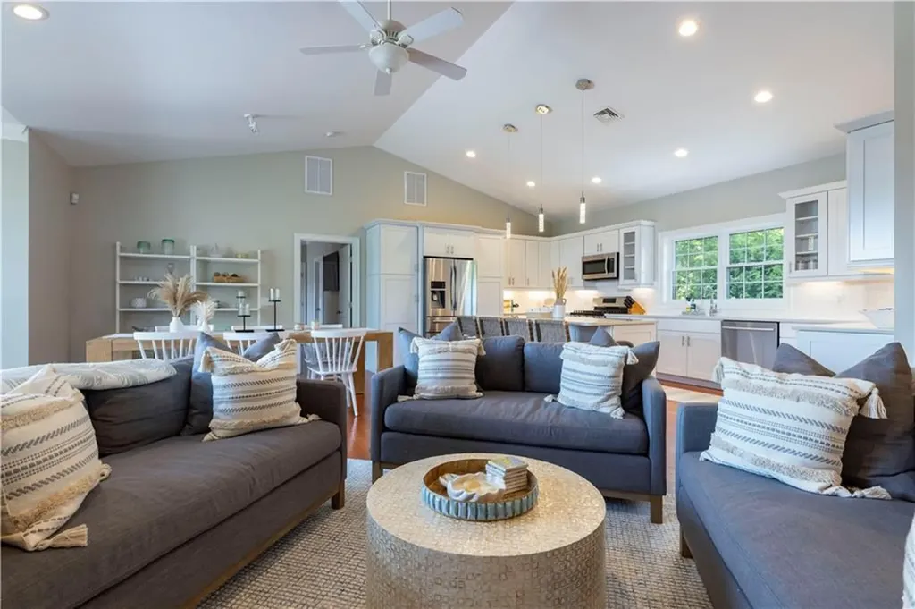 32 Ocean Avenue North Kingstown RI 02852