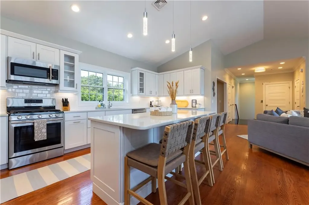 32 Ocean Avenue North Kingstown RI 02852