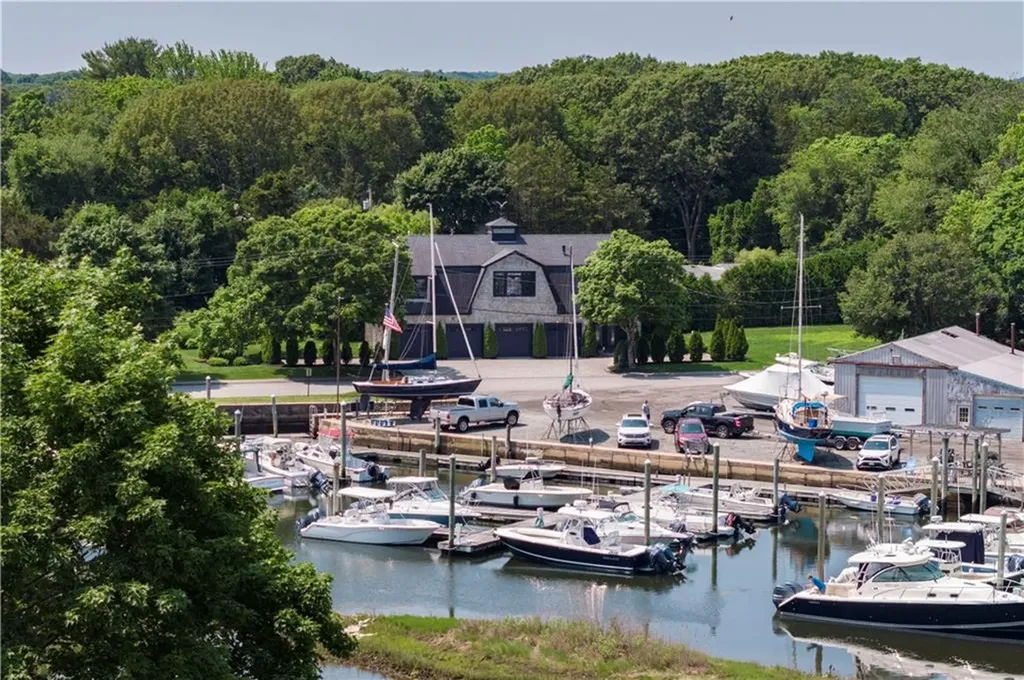 32 Ocean Avenue North Kingstown RI 02852