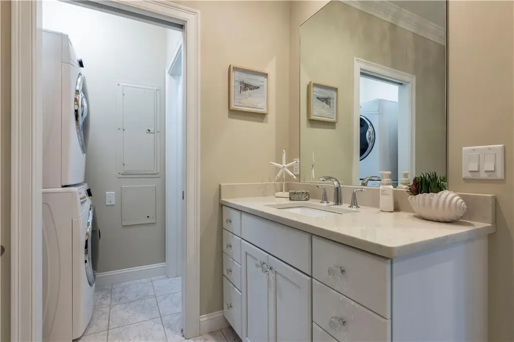 32 Ocean Avenue North Kingstown RI 02852