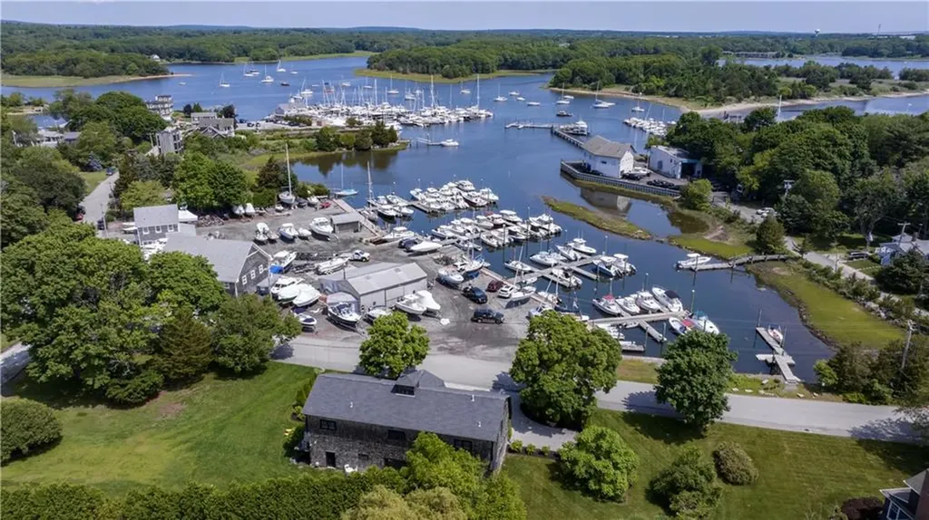 32 Ocean Avenue North Kingstown RI 02852