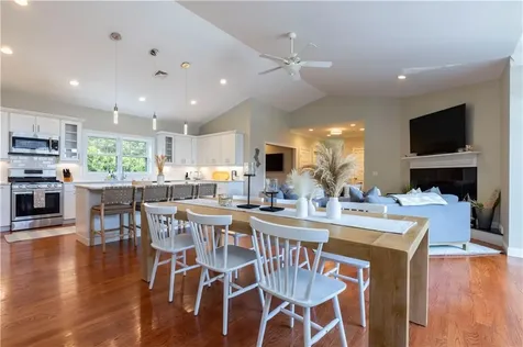 32 Ocean Avenue North Kingstown RI 02852