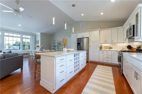 32 Ocean Avenue North Kingstown RI 02852