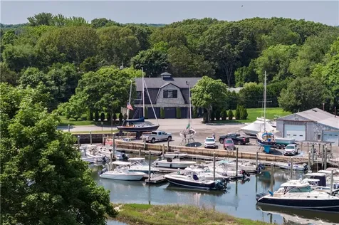 32 Ocean Avenue North Kingstown RI 02852