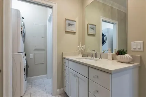 32 Ocean Avenue North Kingstown RI 02852