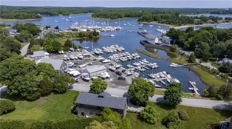 32 Ocean Avenue North Kingstown RI 02852