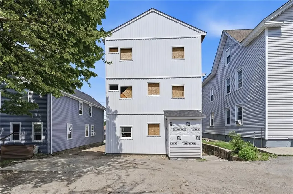 884 Douglas Avenue Providence RI 02908