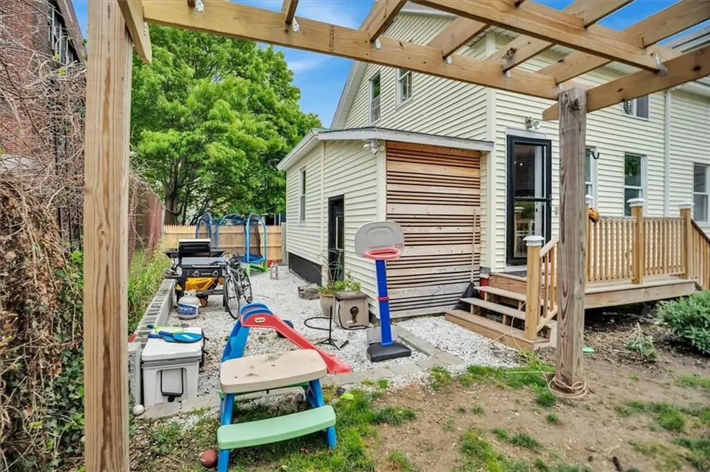20 Barney Street Warren RI 02885