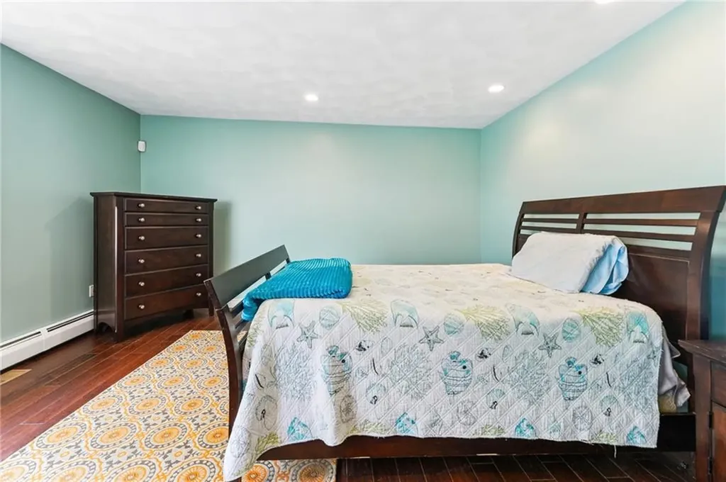 18 Anawan Avenue Narragansett RI 02882